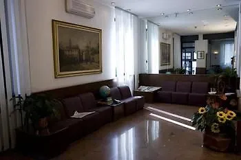 מלון La Pace 2*